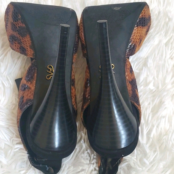 Simply Vera Wang cheetah heels - Picture 5 of 7